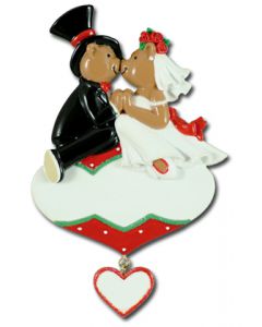 CR141: WEDDING COUPLE ON ORNAMENT